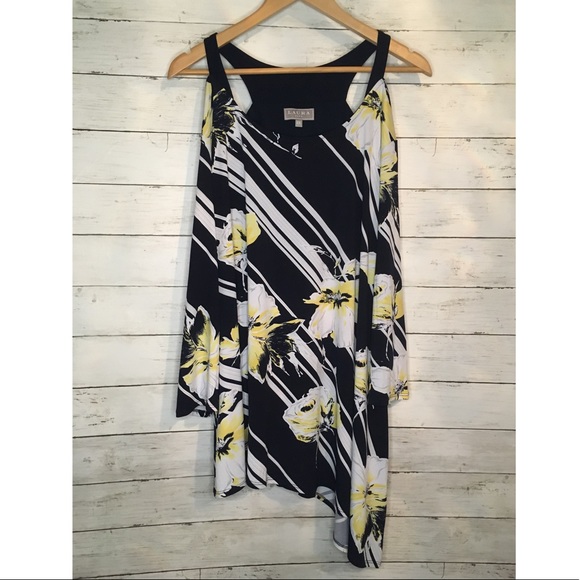 Laura Plus floral cold shoulder top